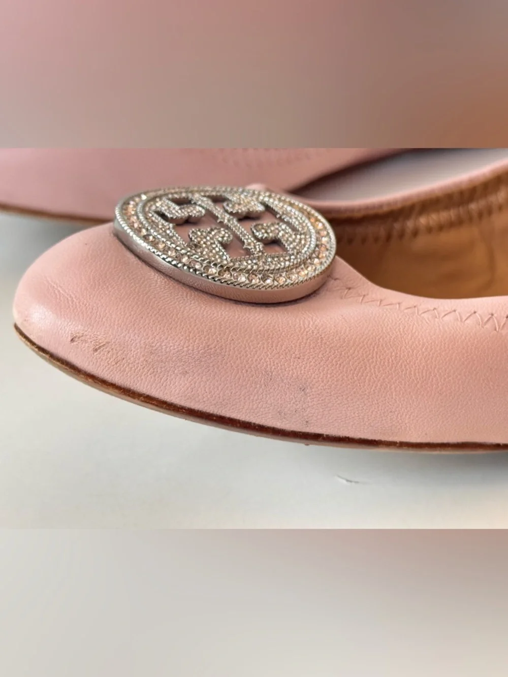 Tory Burch Liana Seashell Pink Logo Rhinestone Flat Nappa Leather Shoes Size 8